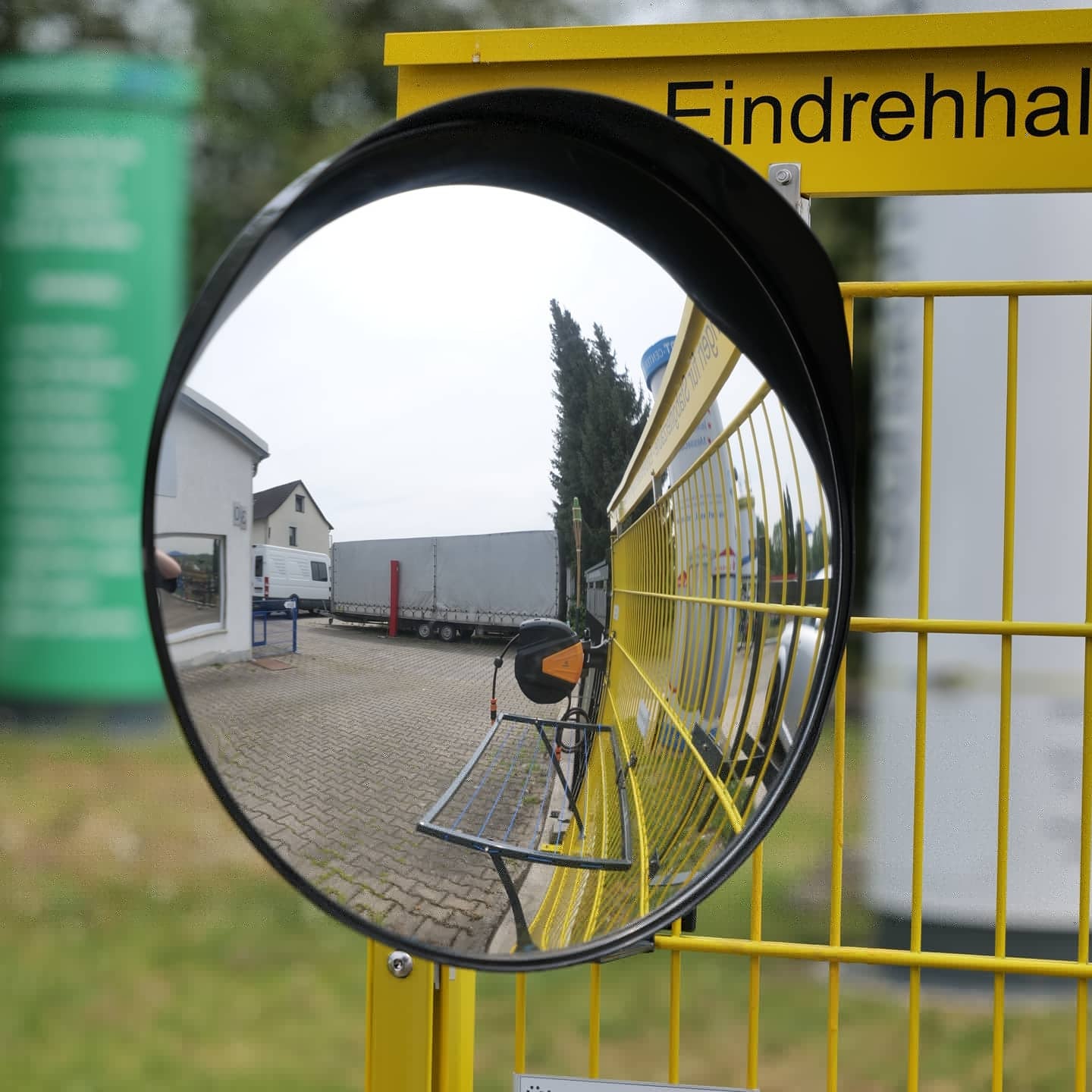 Sicherheitsspiegelhalterung